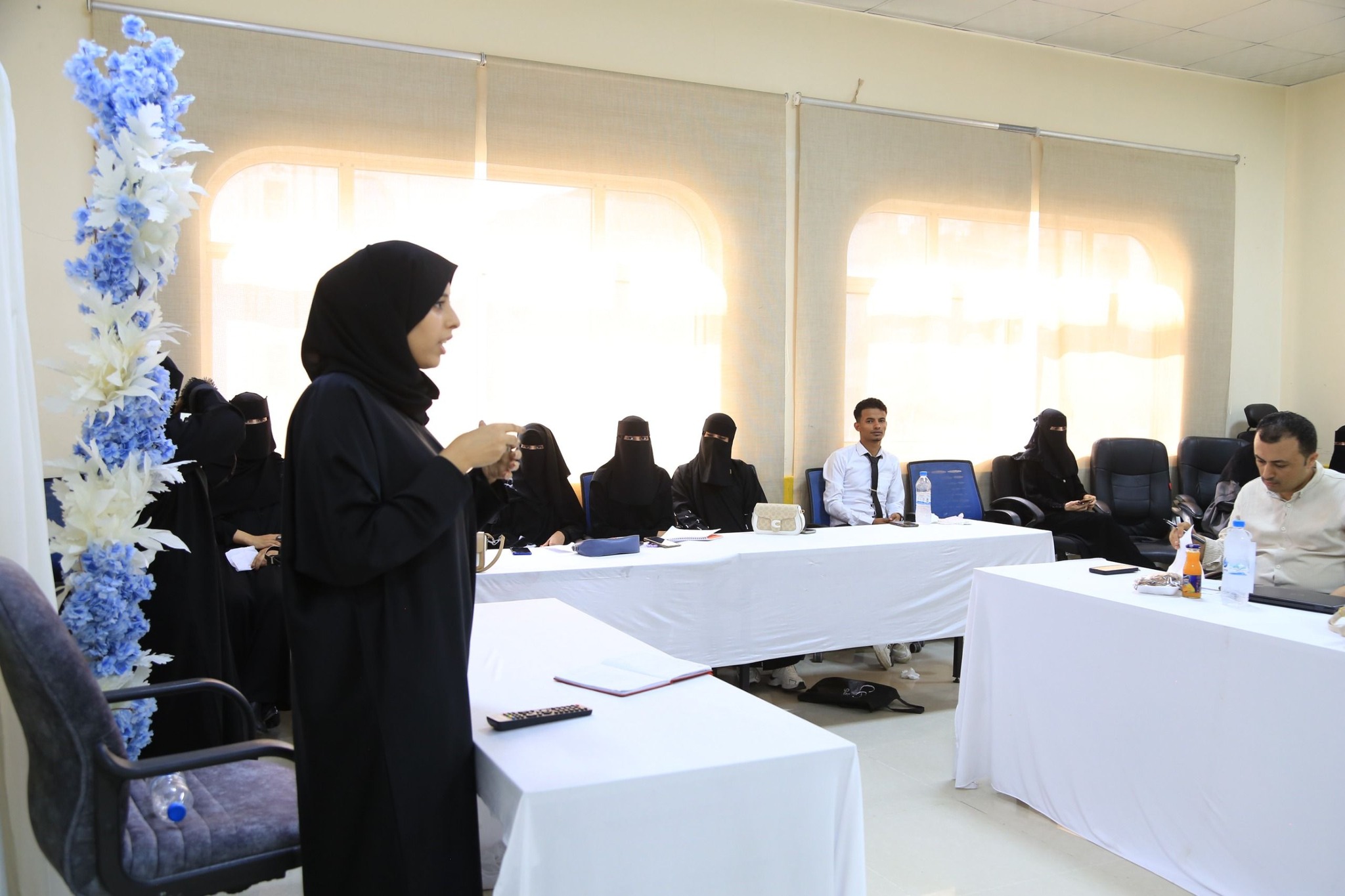 مناقشة علنية لبحث علمي في قسم المختبرات الطبية بالجامعة 