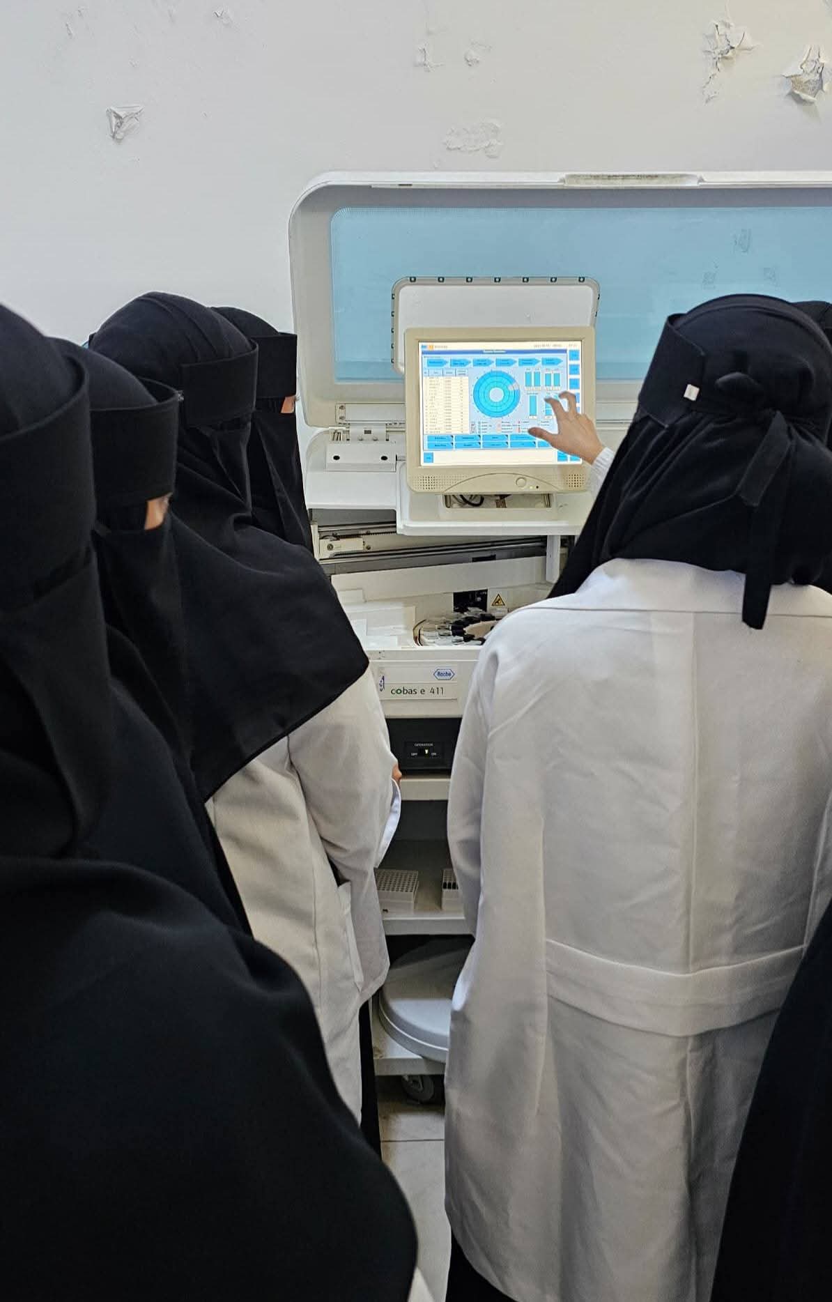 نزول ميداني لطلاب المختبرات الطبية إلى المركز الوطني لنقل الدم