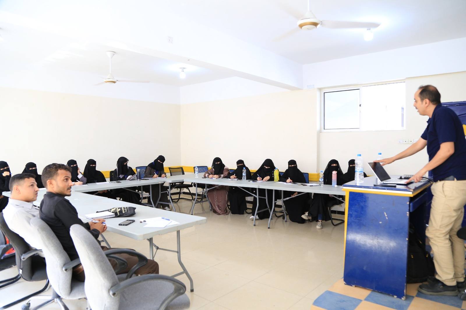 دورة تدريبية حول إجراءات السلامة في المعامل 